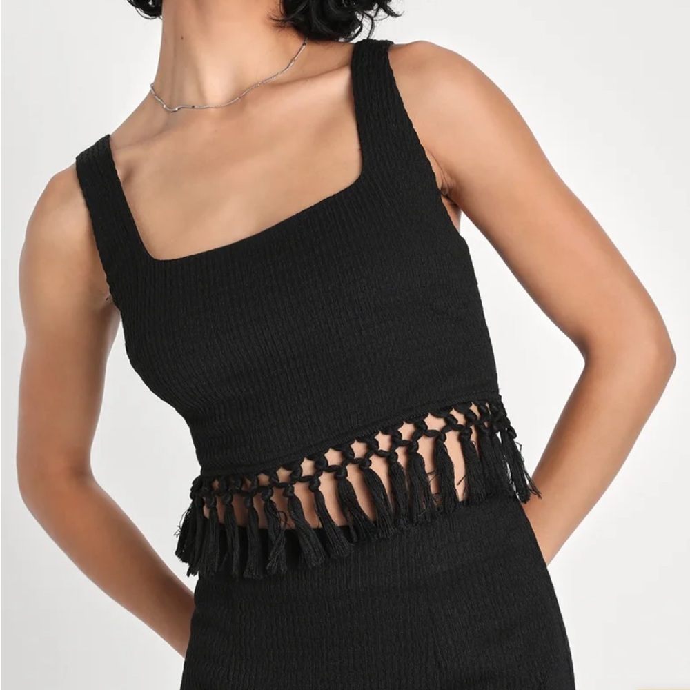 Black Crinkled Fringe Cropped Tank Top, M. Never worn, tags attached